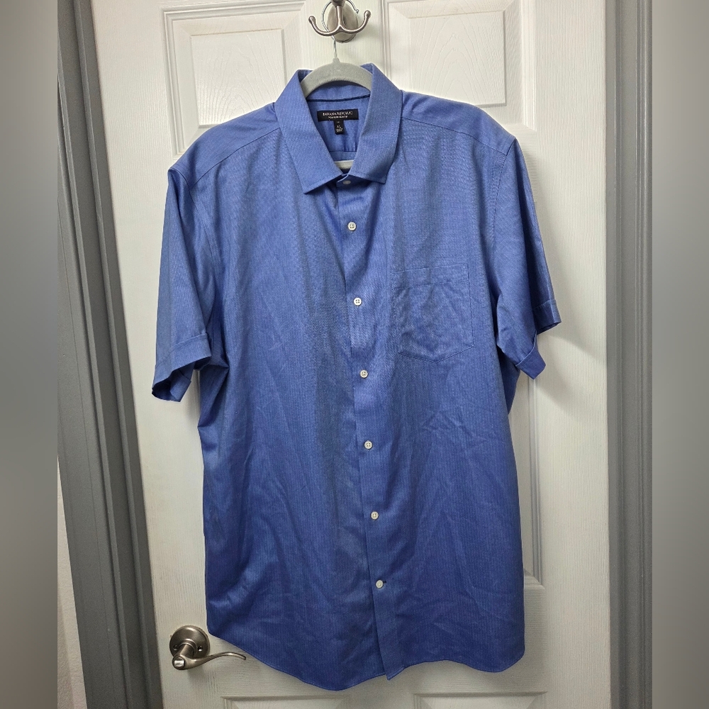 Banana Republic Men's Blue Non Iron Slim Fit Short Sleeve Button Down Shirt XL T